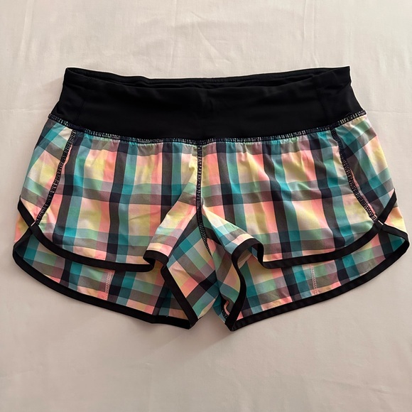 Lululemon Run: Speed Short 2.5”,*LR, 2-Way Stretch, Size 4 - Picture 5 of 10